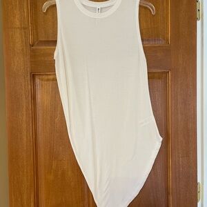 Athleta Cream Asymmetrical Sleeveless Tank Top